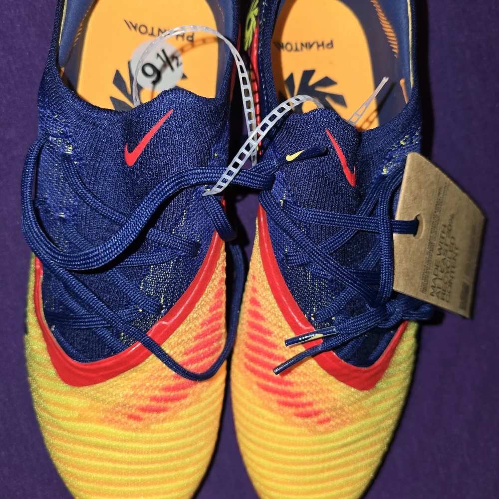 Nike Phantom 6 Elite Soccer Cleats Low Top - Picture 2 of 7